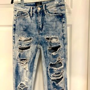 Simple society, stretchy jeans with holes